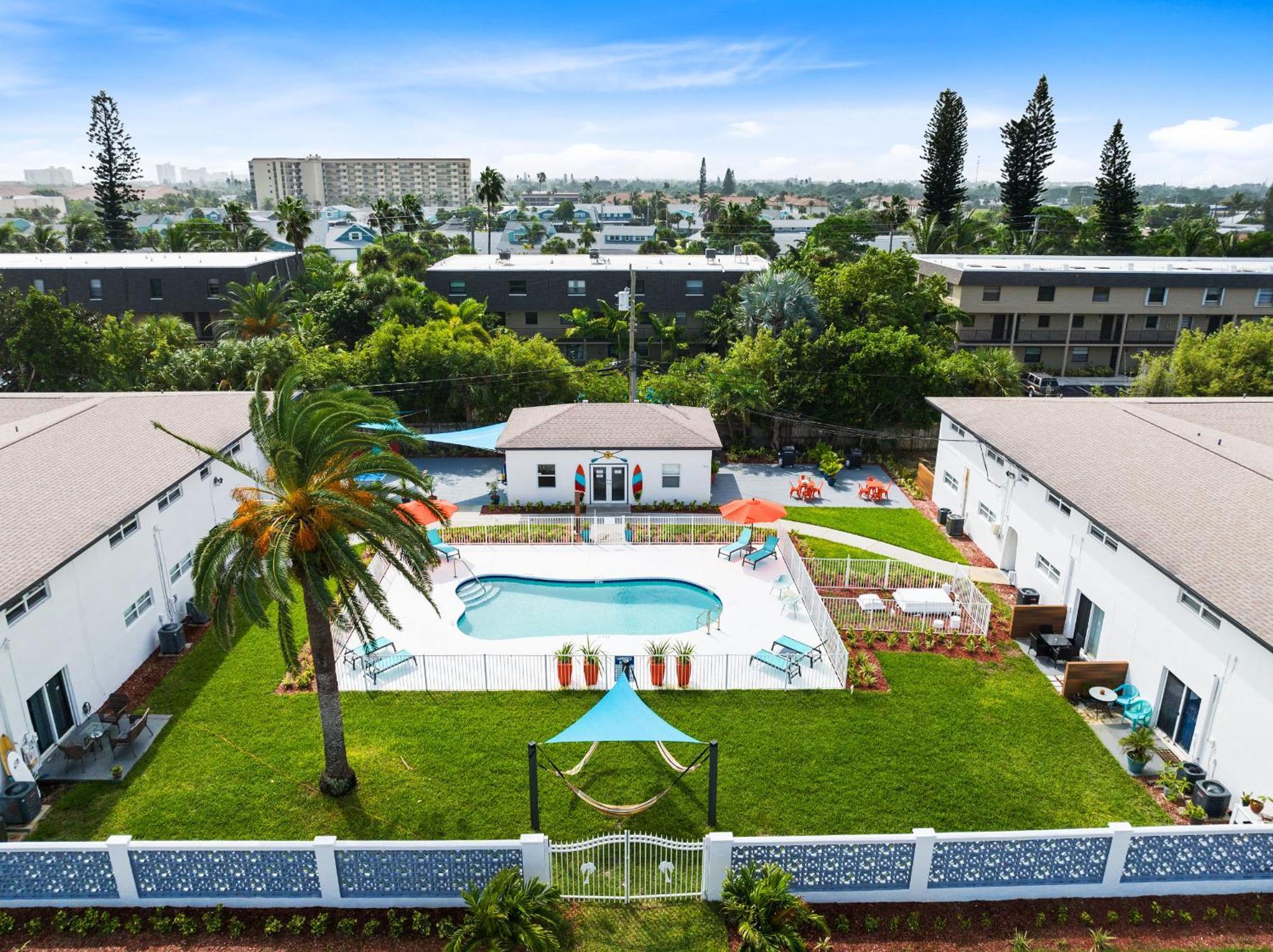 Ocean 16 - Pier View Apartment Indian Harbour Beach